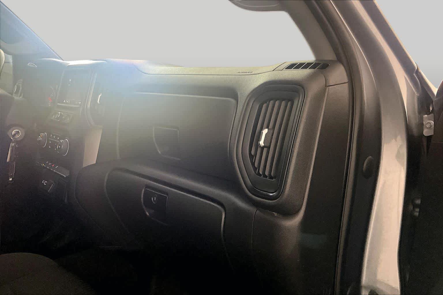 Used 2022 Satin Steel Metallic Chevrolet Custom image 16