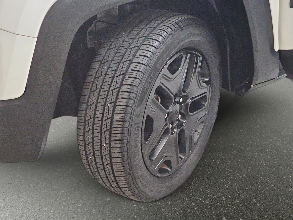 Used 2020 White Jeep Sport image 33