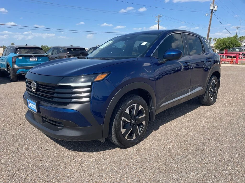 Used 2025 Blue Nissan SV image 3