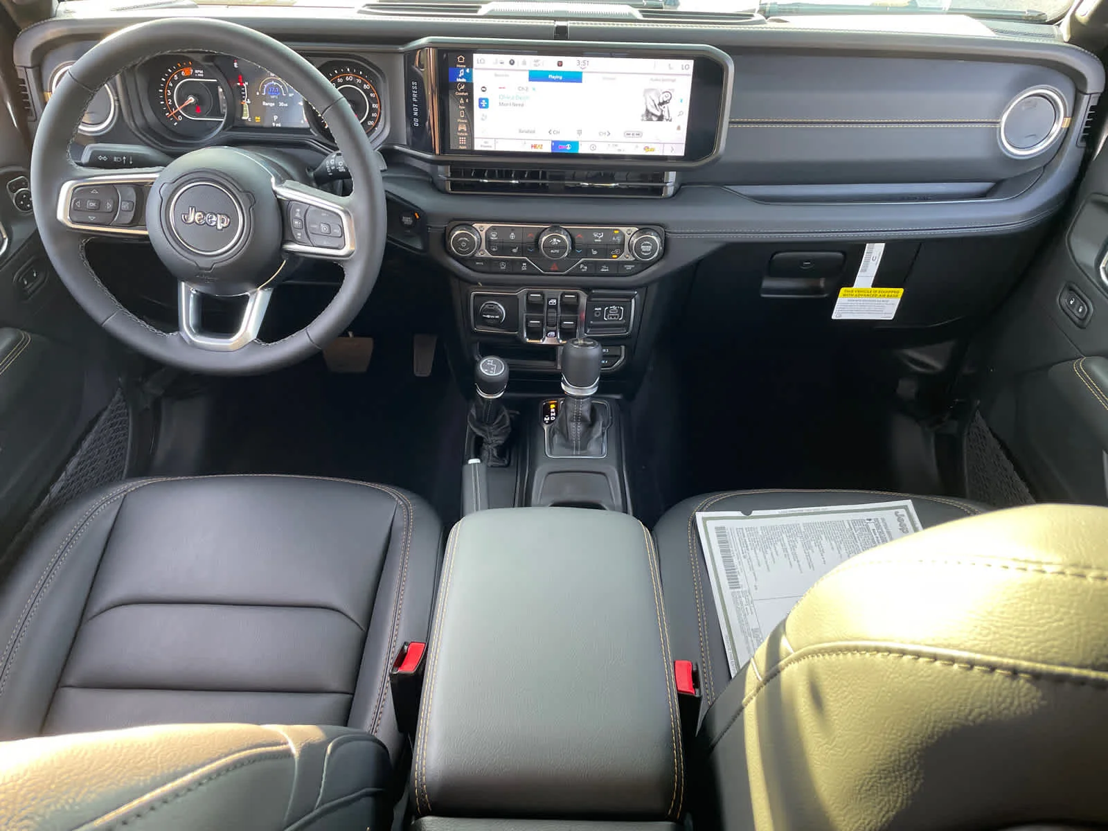 New 2026 Granite Crystal Metallic Clearcoat Jeep Sahara image 14