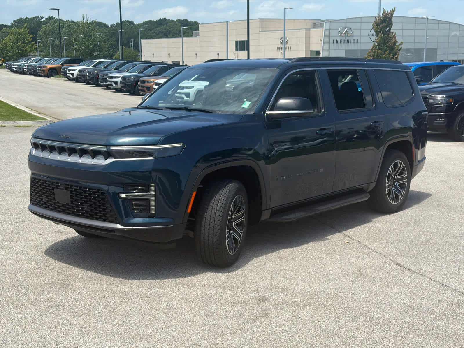 New 2026 Fathom Blue Pearl-Coat Exterior Paint (Late Availability) Jeep  image 4