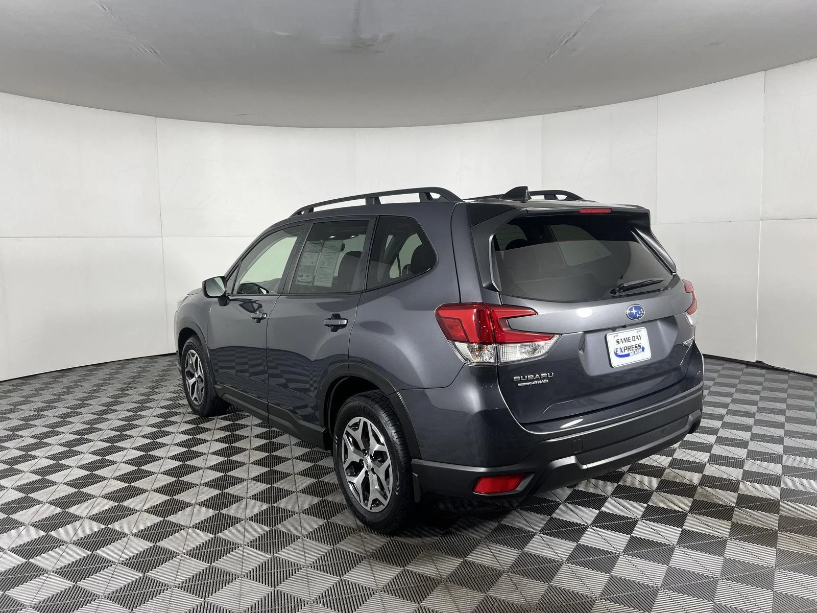 Used 2024 Magnetite Gray Metallic Subaru Premium image 28
