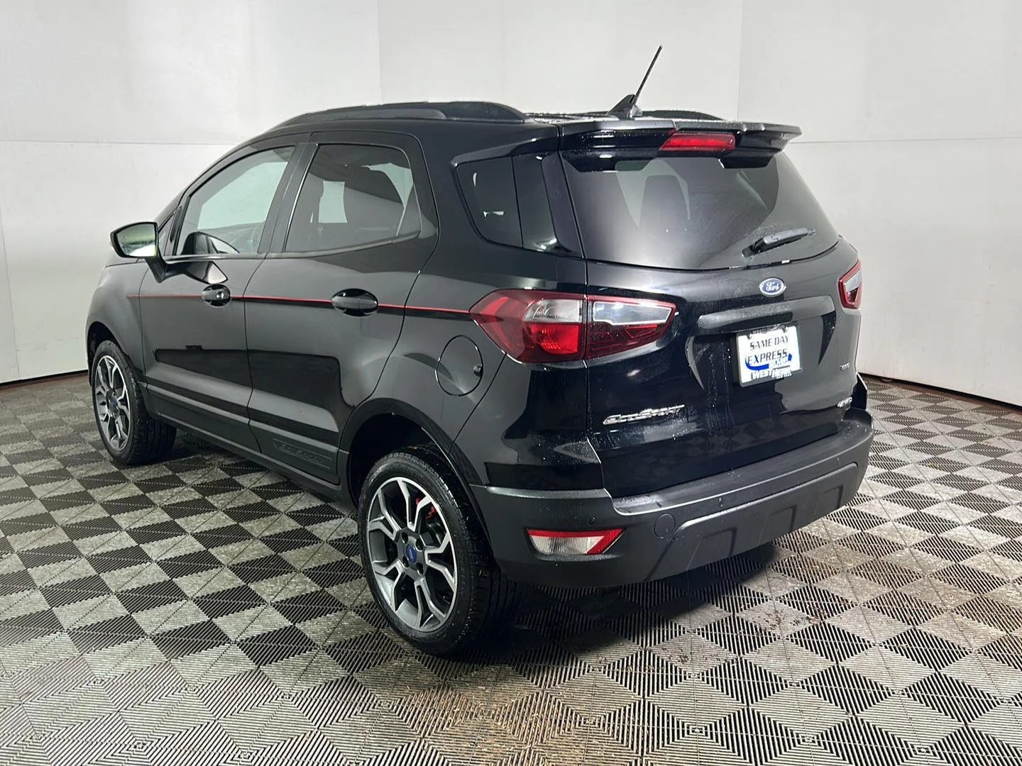 Used 2019 Shadow Black Ford SES image 18