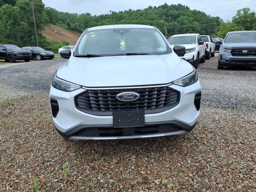 Used 2025 Silver Ford Active image 2