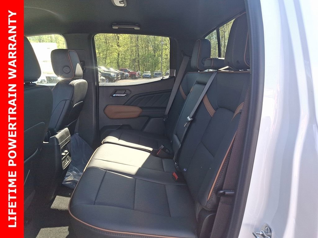 2025 GMC Canyon AT4 - Photo 6