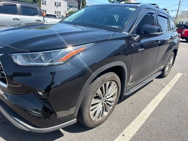Used 2021 Black Toyota Platinum image 1
