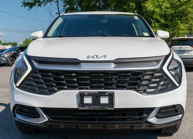Used 2023 White Kia LX image 3