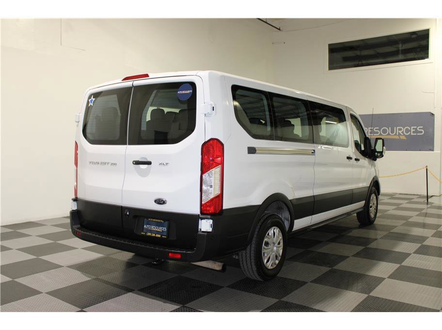 2022 Ford Transit Passenger XLT Van photo 4