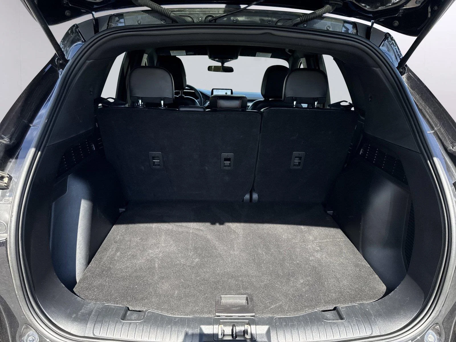 Used 2025 Agate Black Ford ST-Line image 27