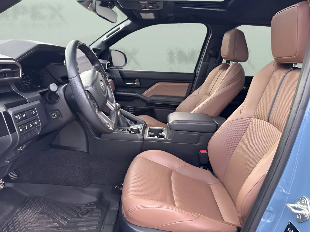 Used 2025  Toyota SR5 image 9