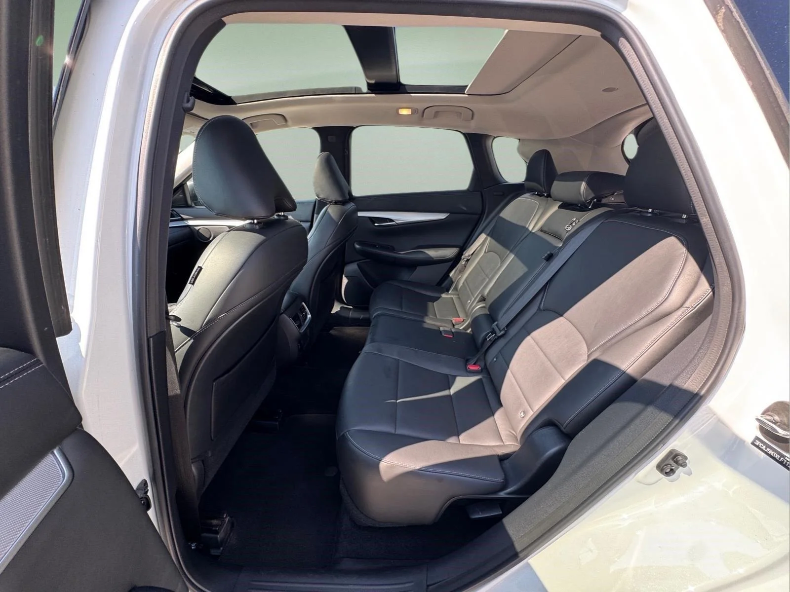 Used 2020 Majestic White INFINITI LUXE image 14