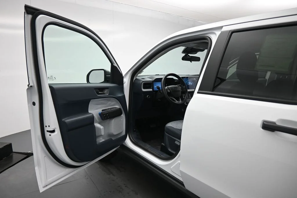 New 2026 Oxford White Ford XLT image 8