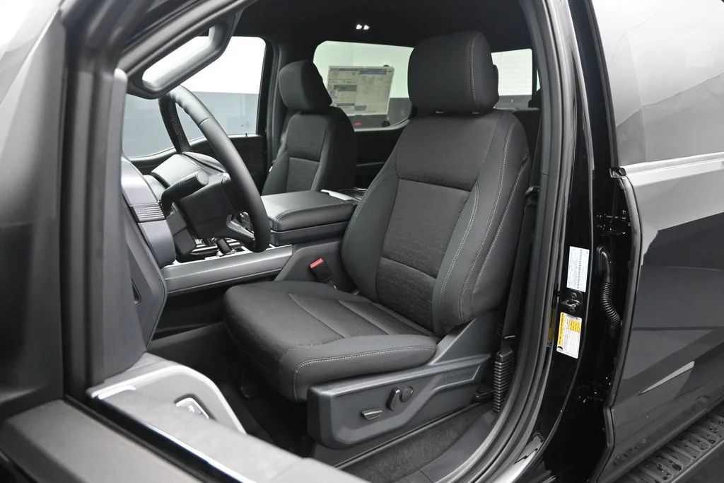 New 2026 Agate Black Metallic Ford XLT image 8