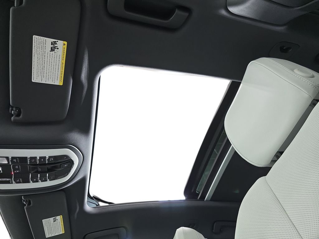 2026 Porsche Macan T - Photo 28