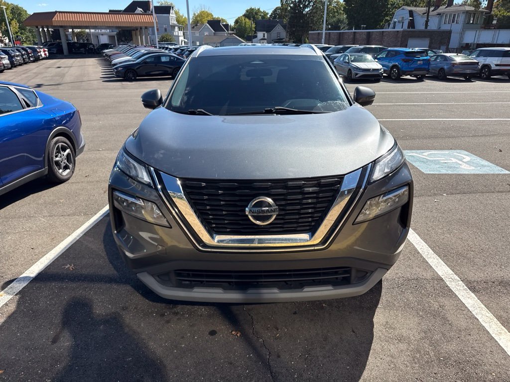 Used 2021 Silver Nissan SV image 2