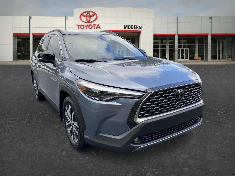 Used 2025 Celestite Toyota XLE image 3