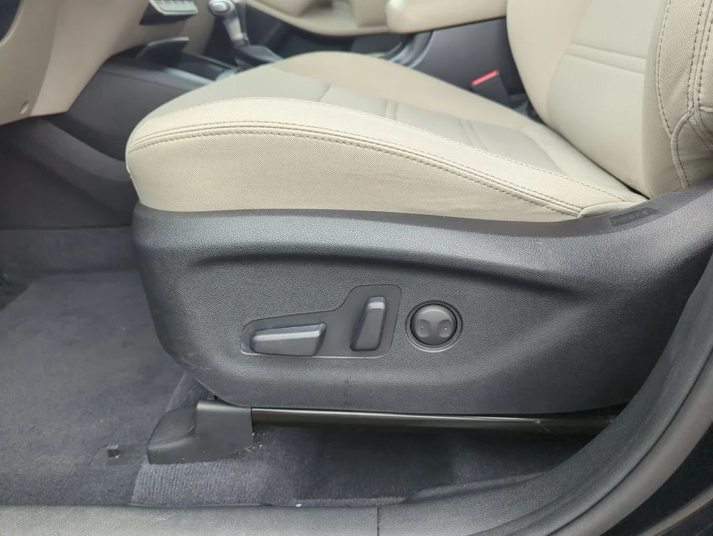 Used 2020 Black Kia LX image 13