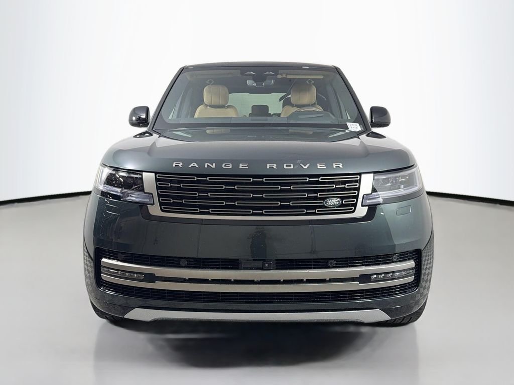 New 2026 Belgravia Green Land Rover SE LWB 7-Seats / V8 image 2