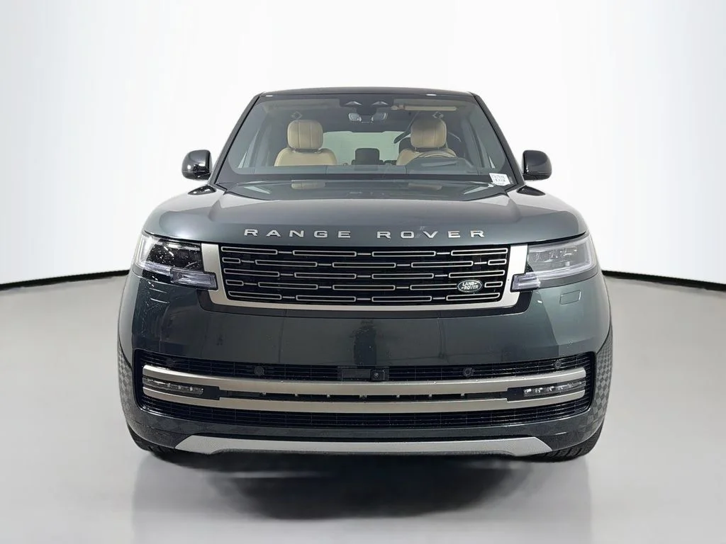 New 2026 Belgravia Green Land Rover SE LWB 7-Seats / V8 image 2