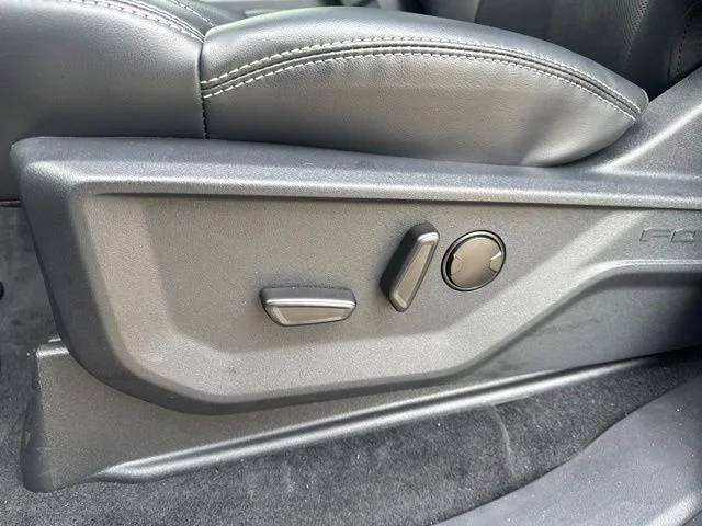 New 2027 Gray Ford Platinum image 17