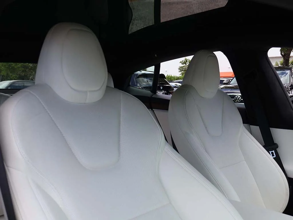 Used 2023 White Tesla Standard Range image 33