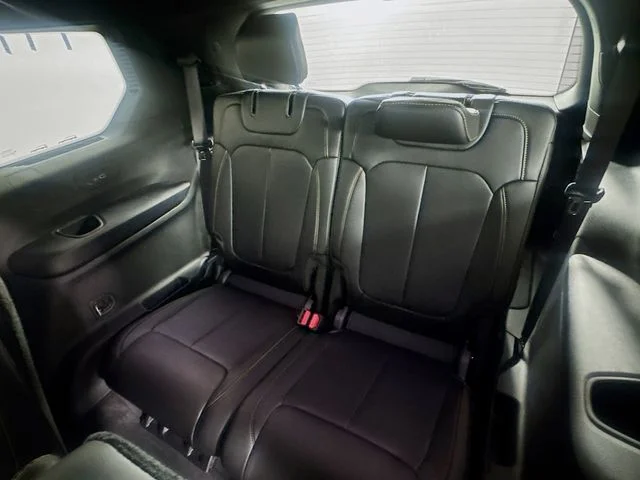 New 2026 Diamond Black Crystal Pearl-Coat Exterior Paint Jeep  image 28