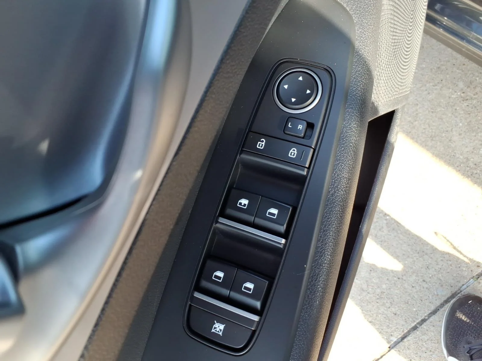 2024 Kia Forte LXS - Photo 21