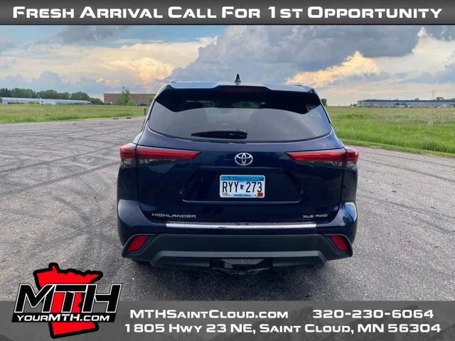 Used 2022 Blue Toyota XLE image 7