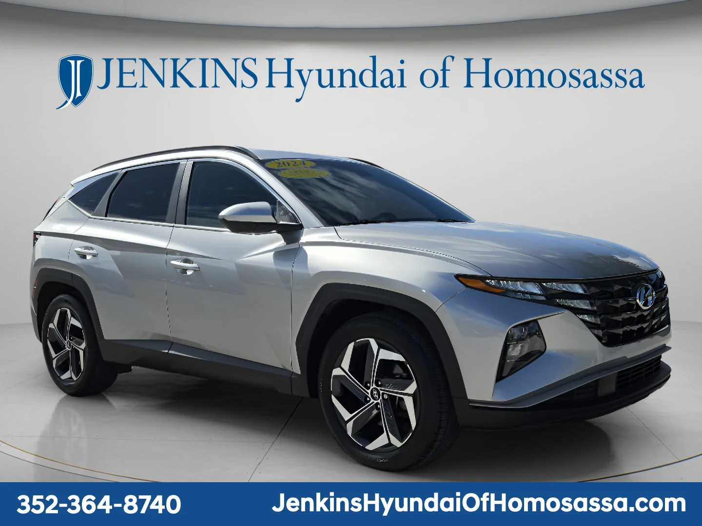Used 2024 Silver Hyundai SEL image 1