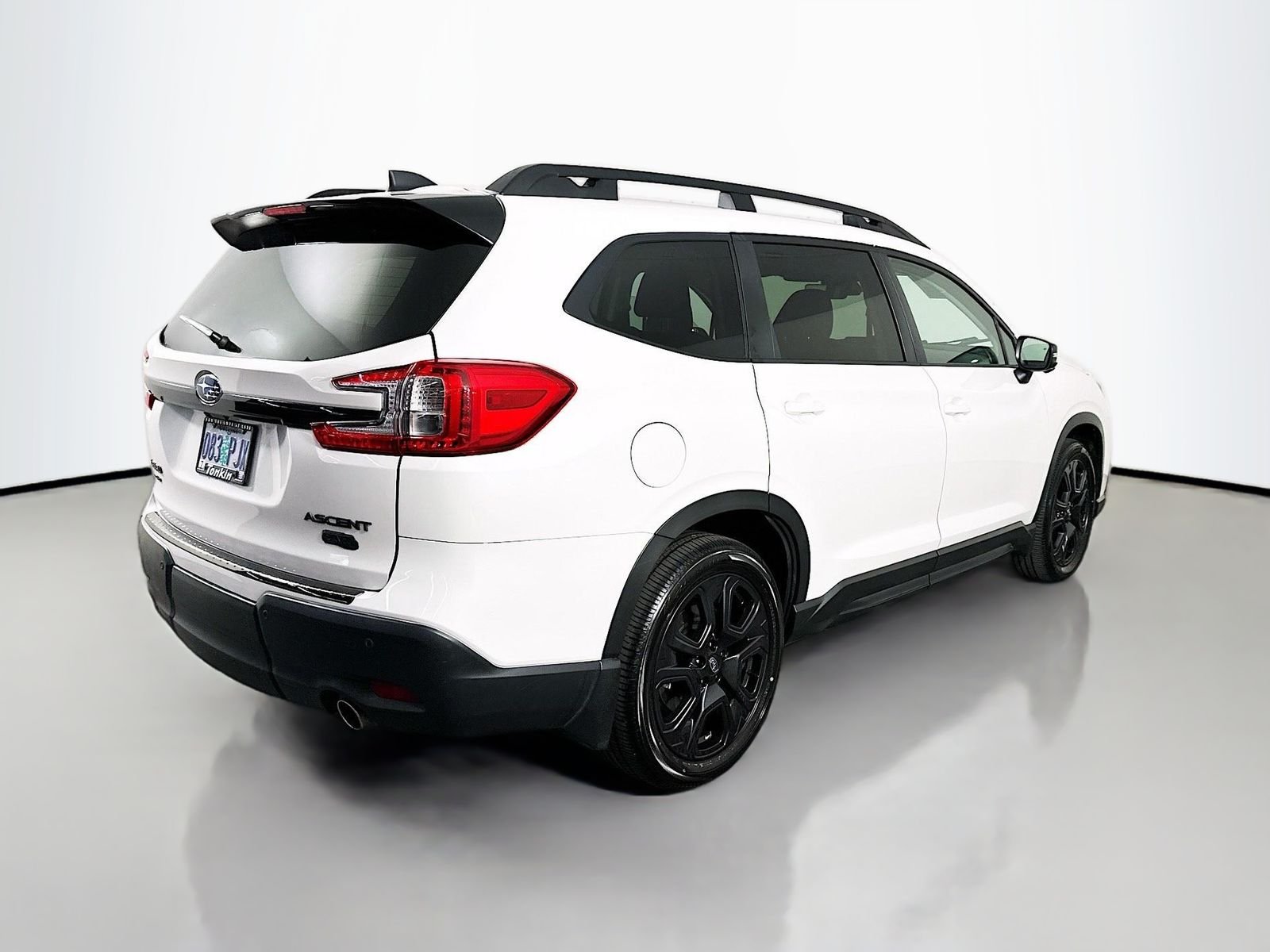 Used 2023 Crystal White Pearl Subaru Onyx Edition image 7