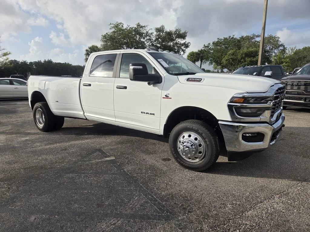 New 2026 Bright White Clear-Coat Exterior Paint RAM Big Horn image 2