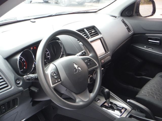 Used 2023  Mitsubishi  image 11