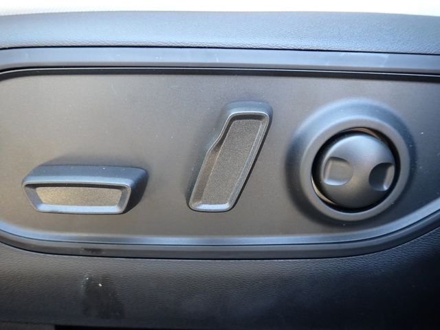 New 2026 Hydro Blue Pearl-Coat Exterior Paint Jeep Laredo image 17