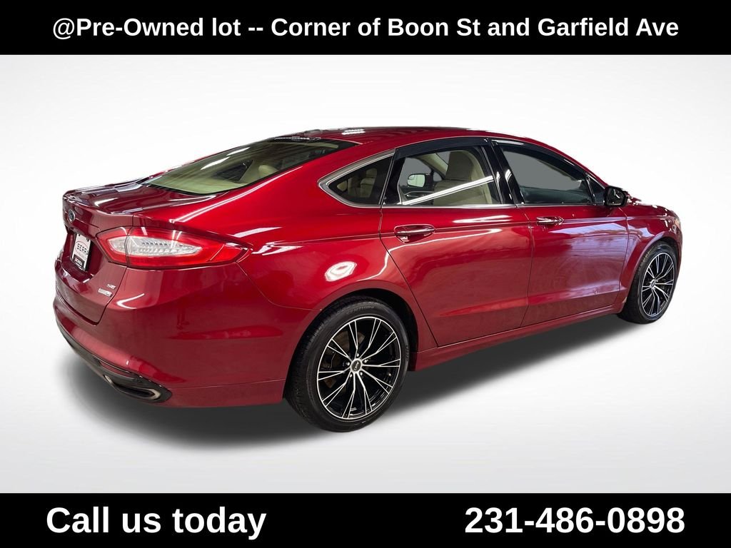 Used 2016 Red Ford SE image 5