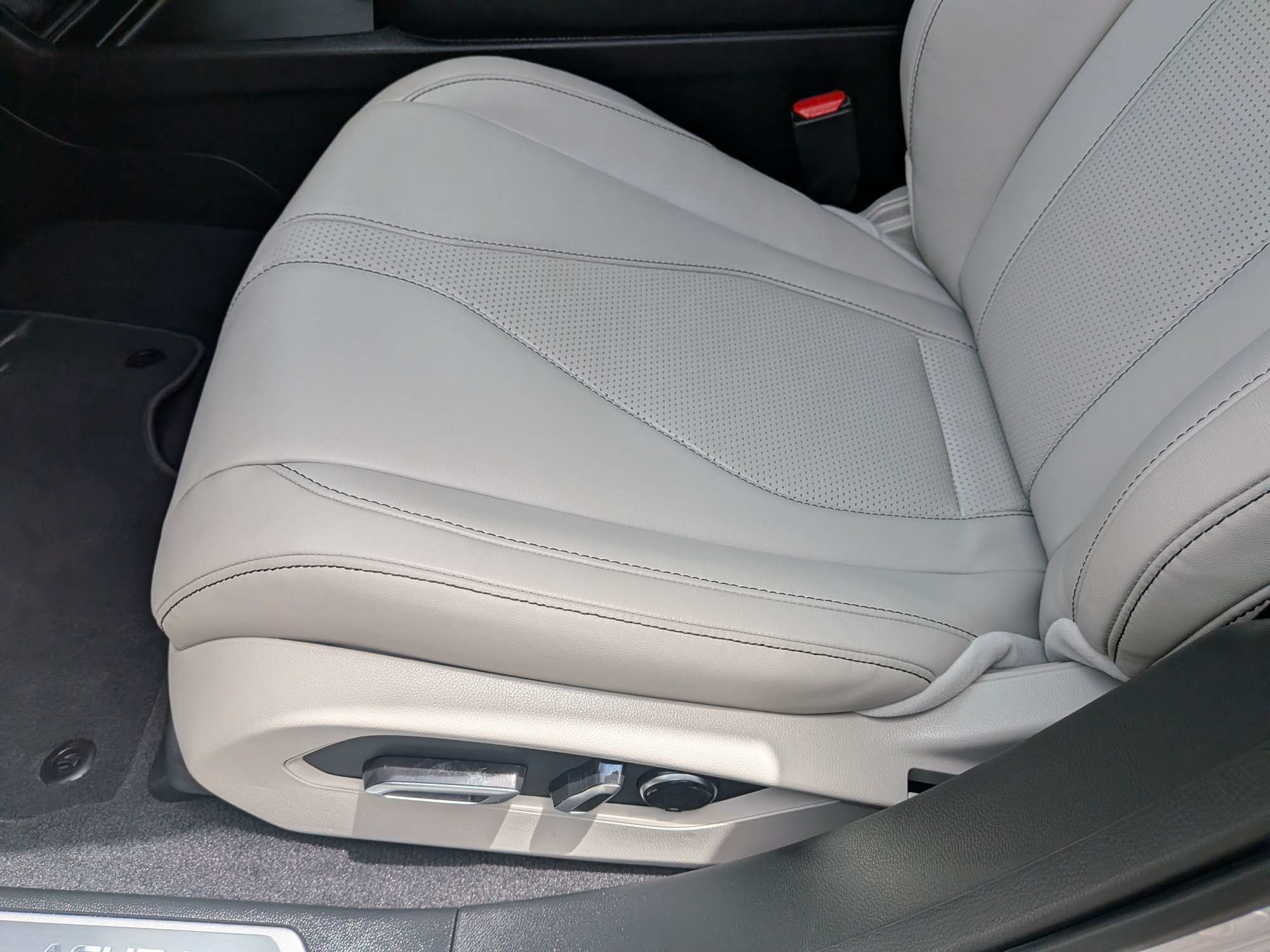 Certified Used 2026 Platinum White Pearl Acura Technology Package image 57