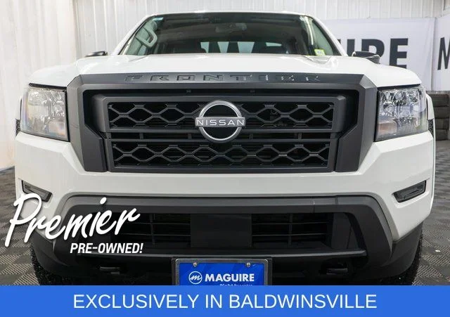 Used 2022 White Nissan S image 3
