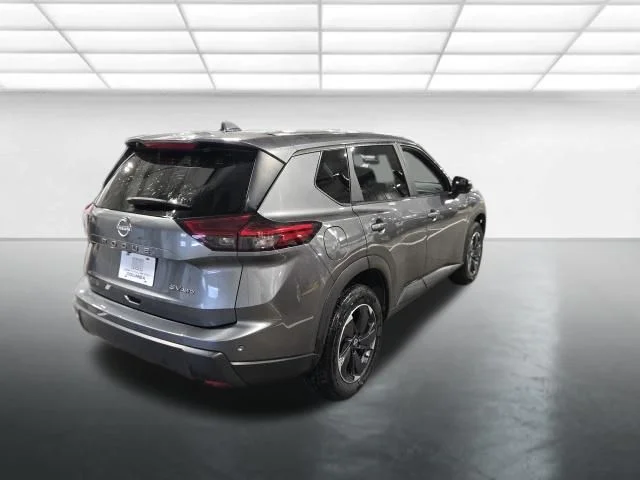 Used 2024 Gray Nissan SV image 4