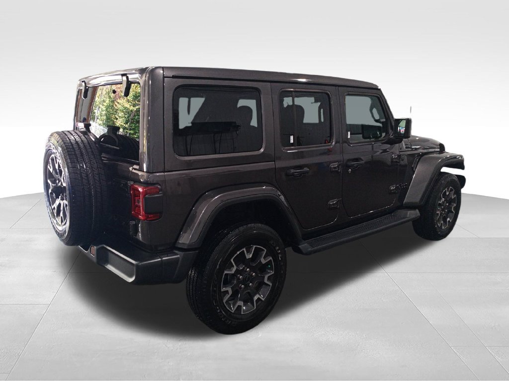 Used 2025 Gray Jeep Sahara image 6