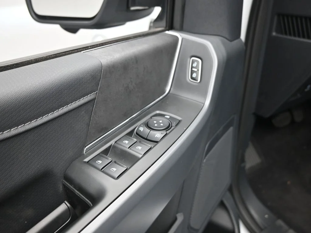 New 2026 Oxford White Ford XLT image 10