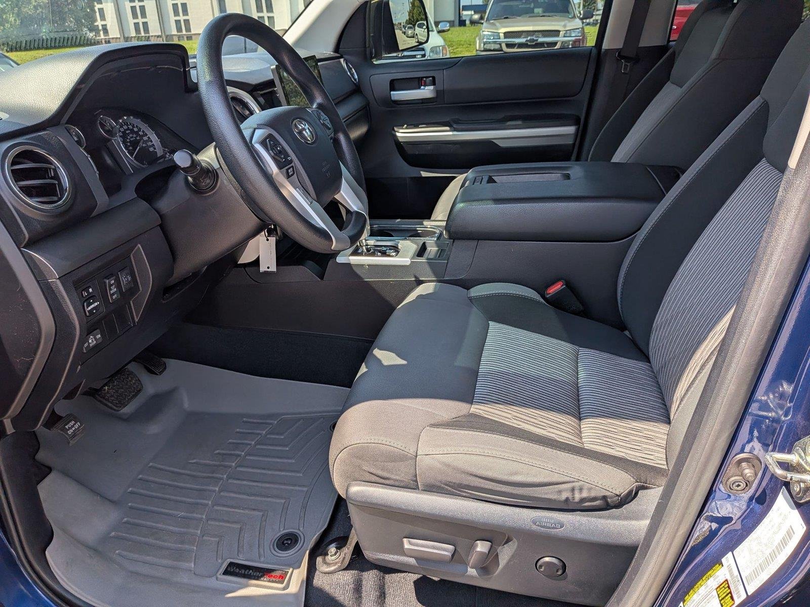 Used 2015 Blue Ribbon Metallic Toyota SR5 image 18
