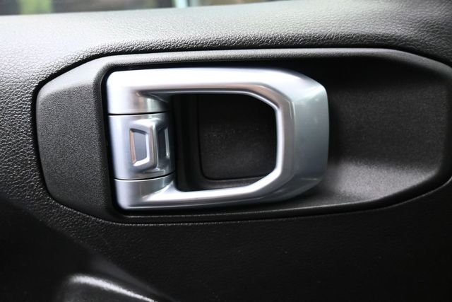 Used 2022 Black Jeep Sport image 14