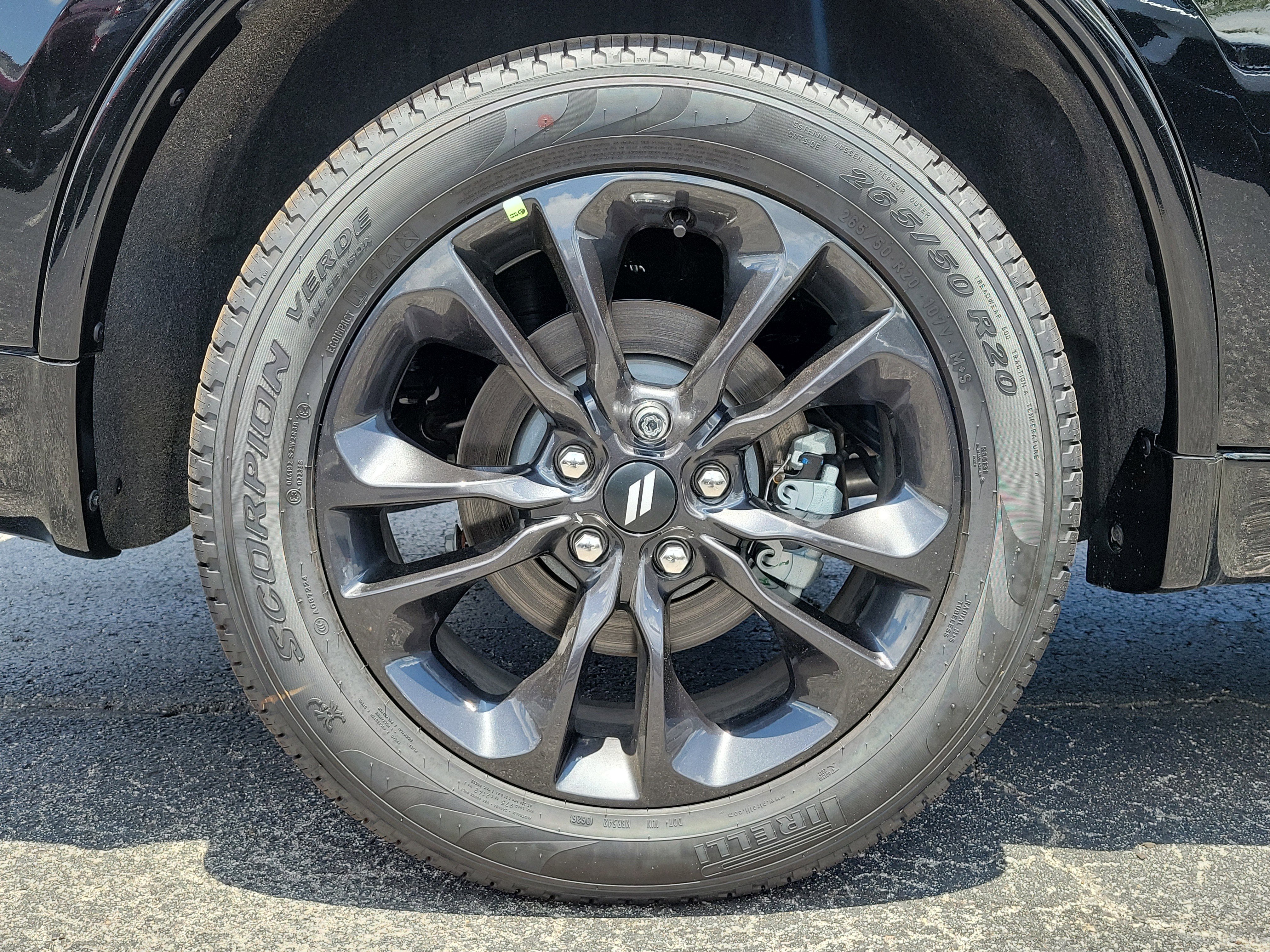 New 2026 Diamond Black Clear-Coat Exterior Paint Dodge GT Plus image 4