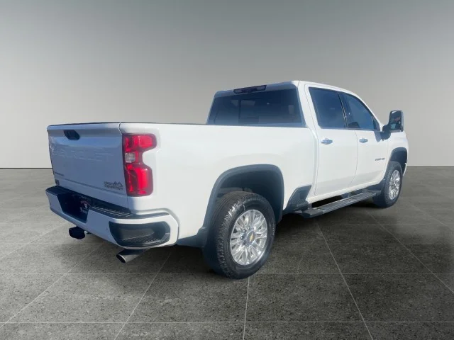Used 2023 Summit White Chevrolet High Country image 5