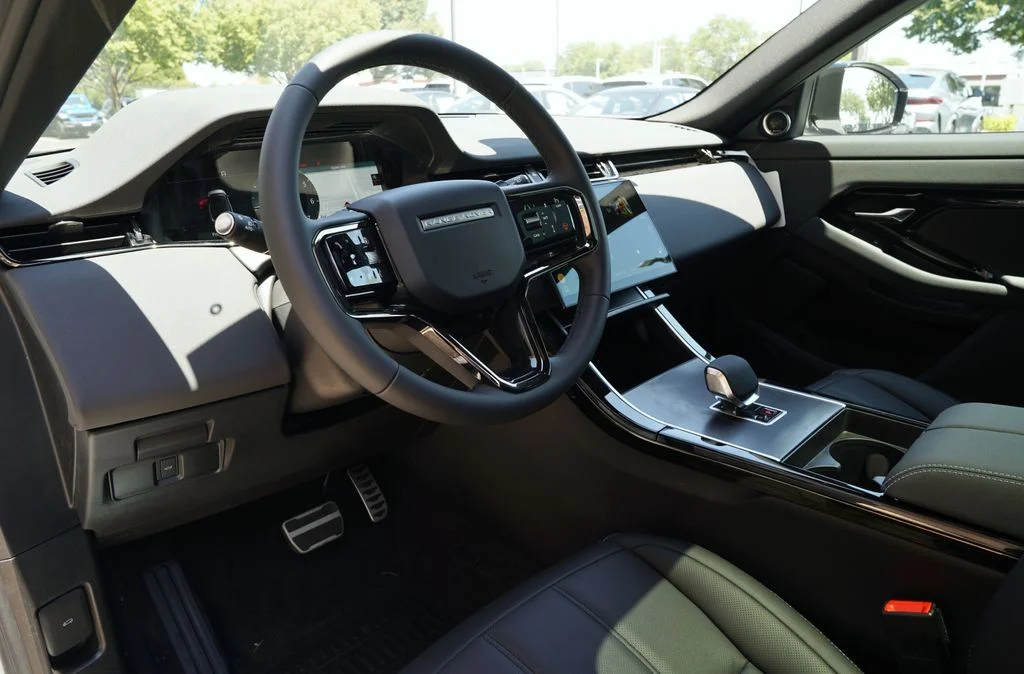 New 2026 Fuji White Land Rover  image 15