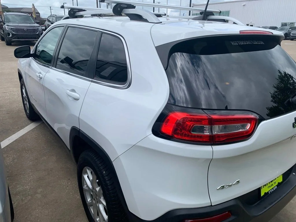 Used 2018 Jeep Cherokee Latitude with VIN 1C4PJMCX7JD550043 for sale in Tyler, TX