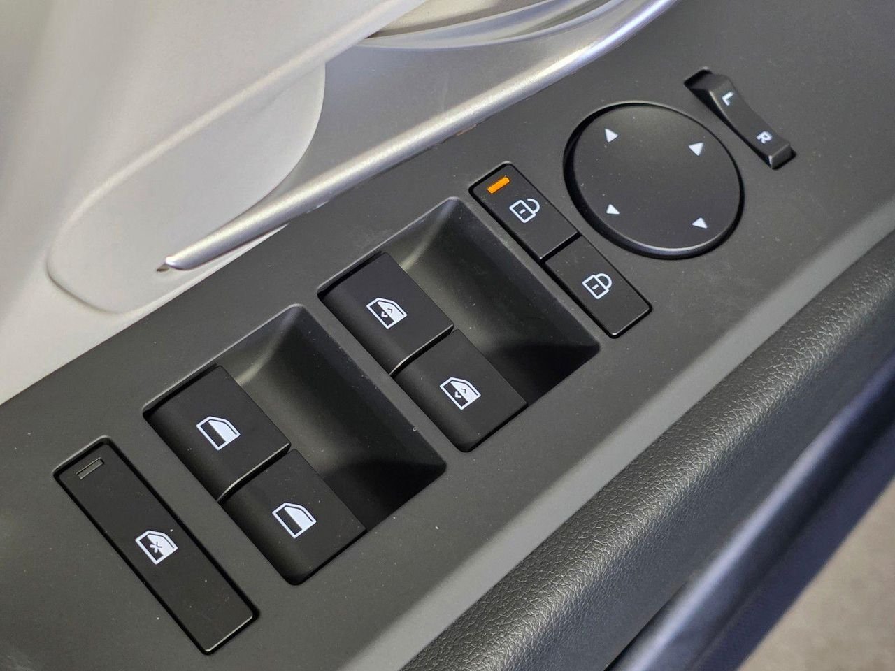New 2026 Ecotronic Gray Hyundai SEL Plus FWD image 21