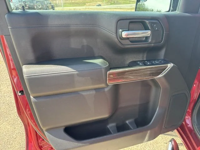 Used 2019 Red Chevrolet LT image 19