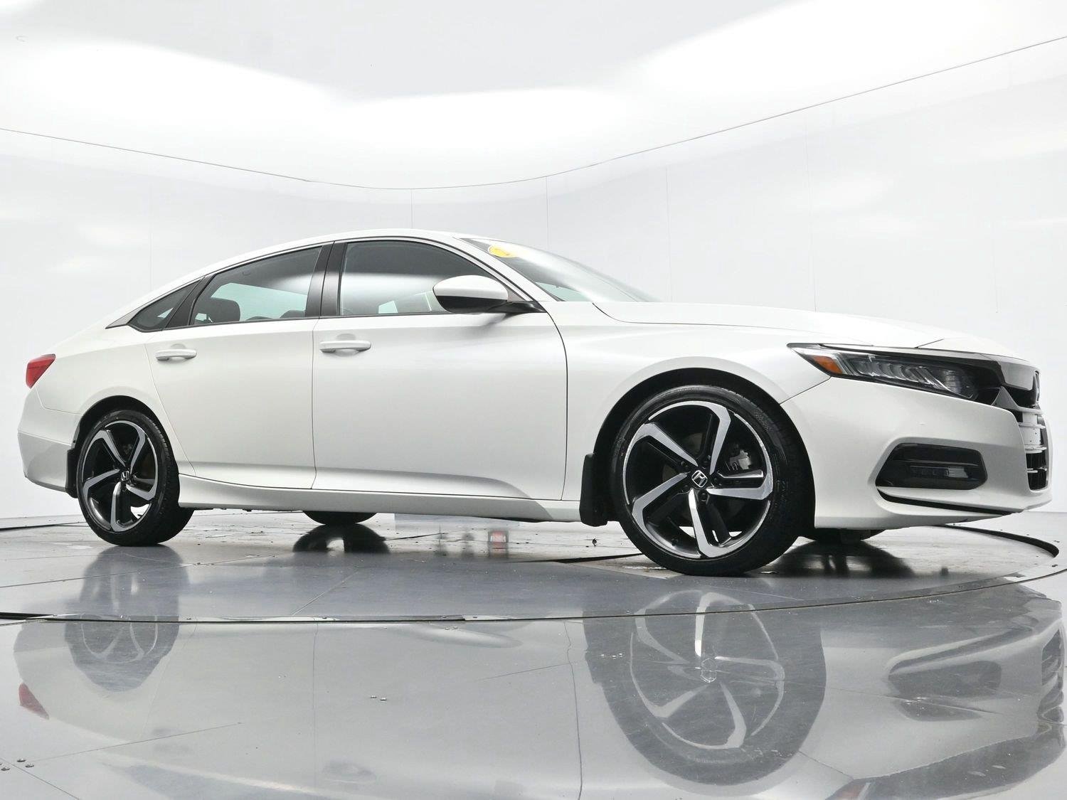Used 2020 Platinum White Pearl Honda Sport image 41