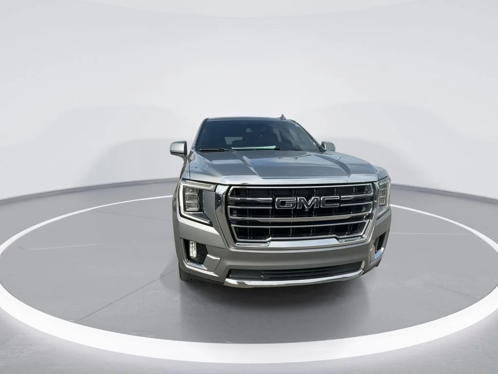 Used 2023 Silver GMC SLT image 3