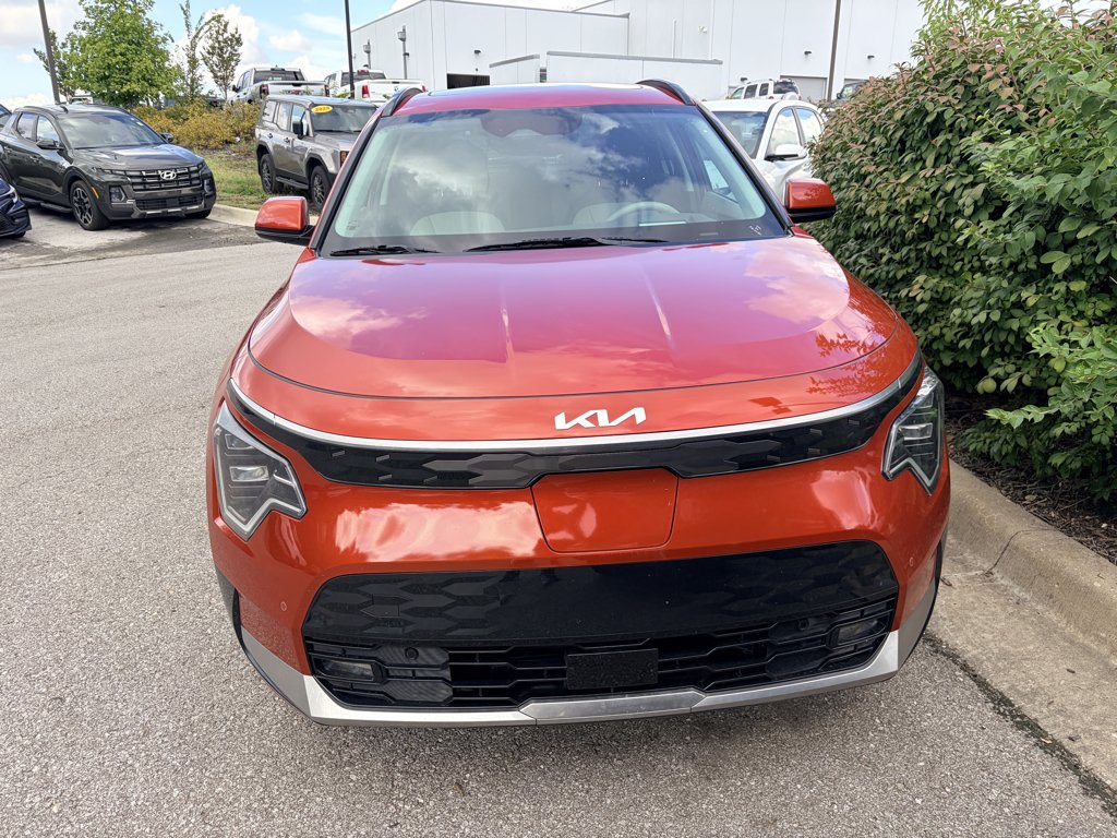 Used 2023 Fire Orange Kia Wave image 7